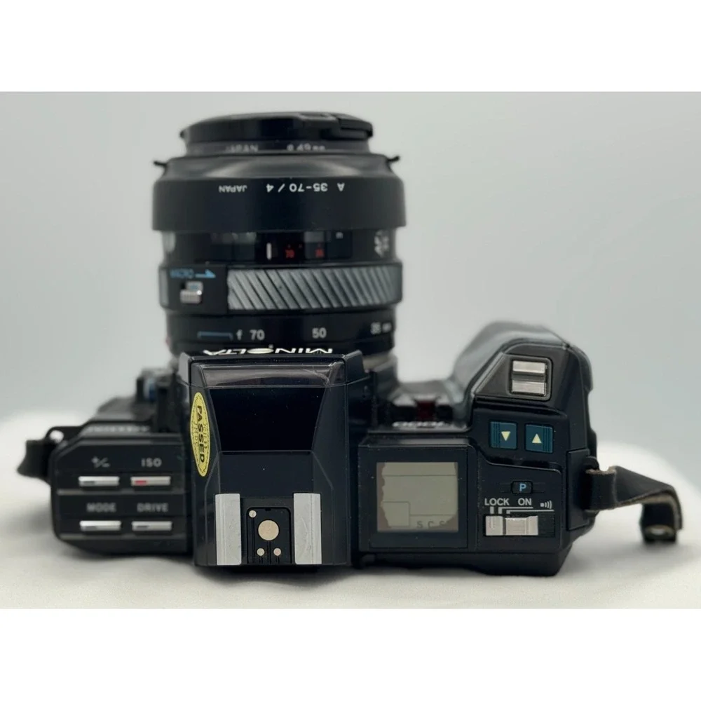 Minolta Maxxum 7000 Film Camera With 2800 AF Flash - 2 Straps Manuels ETC